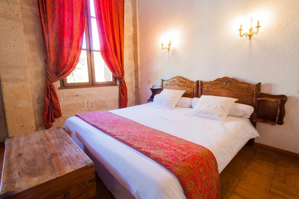 Auberge Du Pont Romain Sommieres Room photo