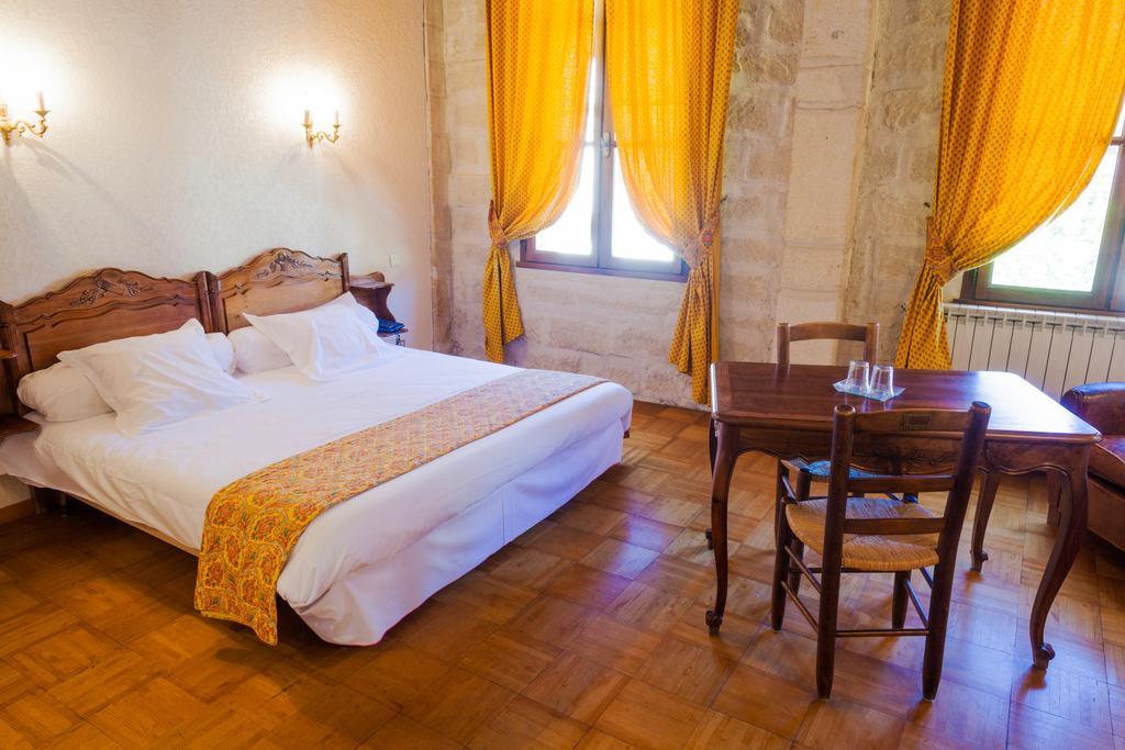 Auberge Du Pont Romain Sommieres Room photo