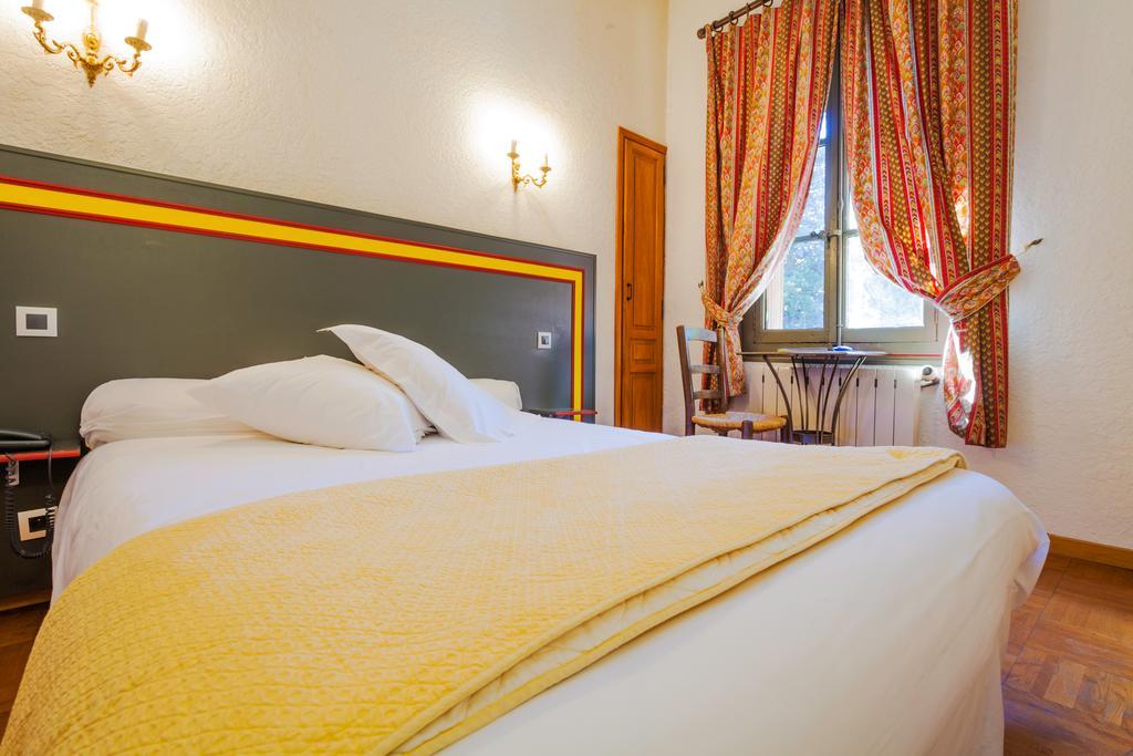 Auberge Du Pont Romain Sommieres Room photo