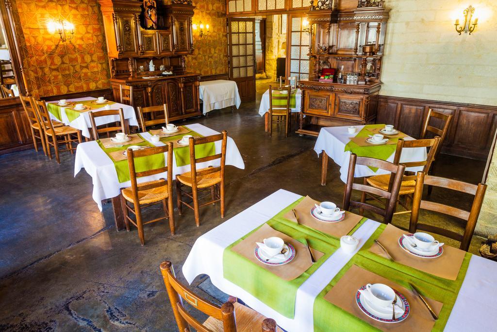 Auberge Du Pont Romain Sommieres Room photo