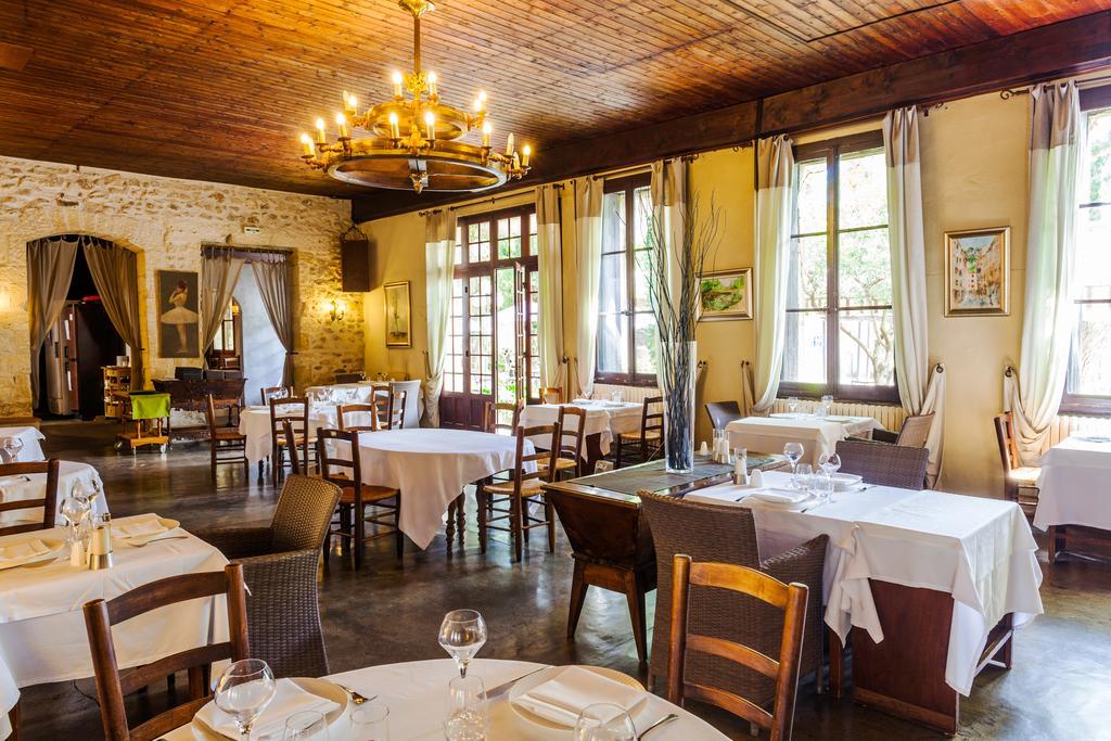 Auberge Du Pont Romain Sommieres Exterior photo